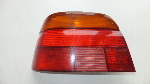 BMW 5 E39 Rücklicht hinten links 8358031 BMW 8358031 2.50 Petrol 141kw 11668417