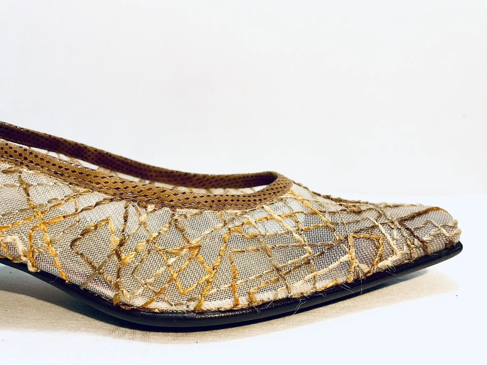 Vintage Madeleine Moda Giovane Women’s Size 7 Mesh Embroidered Brown Suede Pump - Image 2 of 4