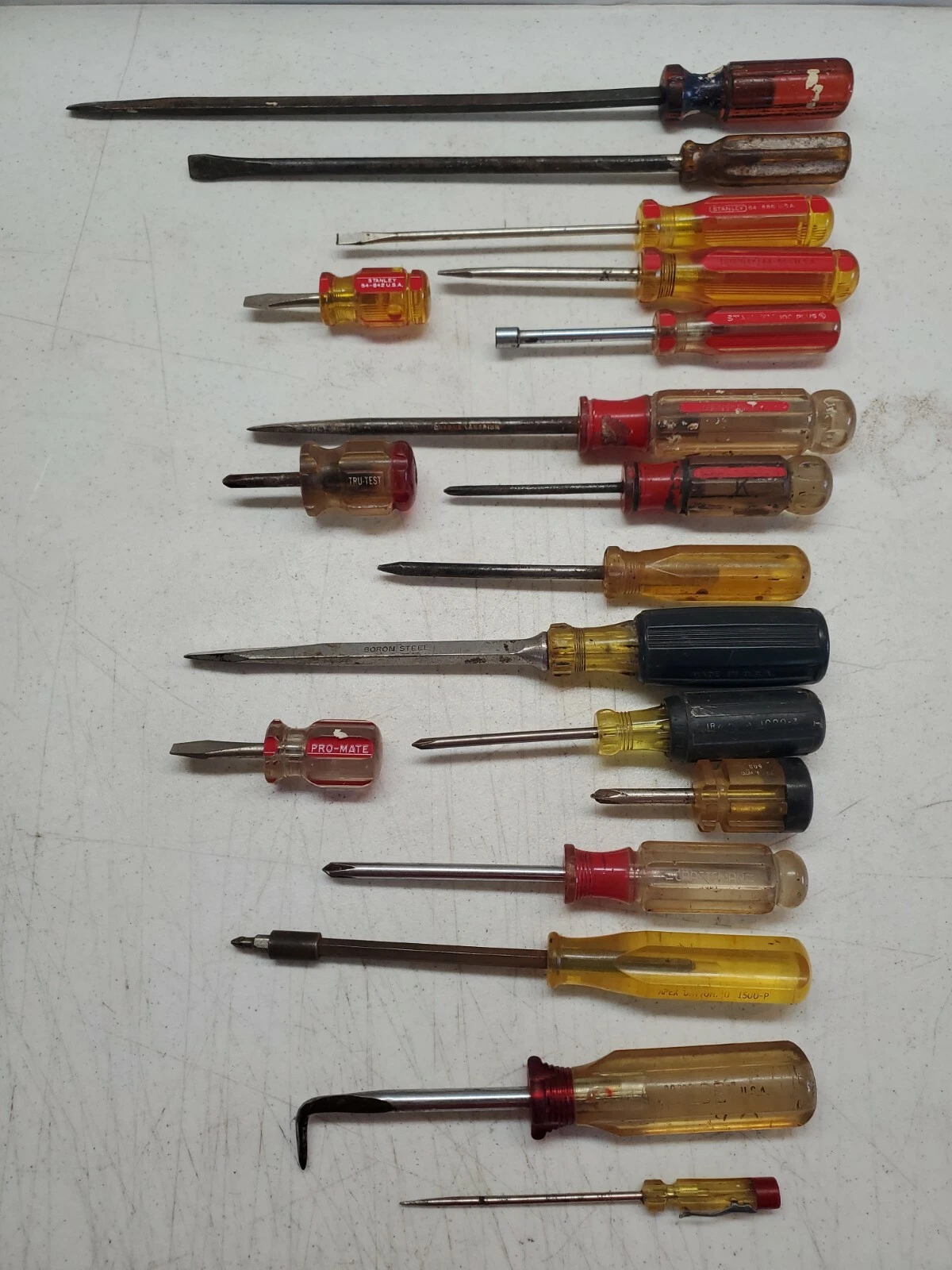 Lot of 18 Vintage Assorted Screwdrivers Stanley Craftsman TruTest Wilde &More