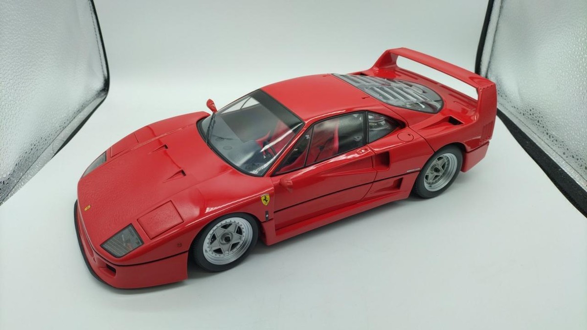 Kyosho 1/12 Scale Ferrari F40 (08602A) Red Die-cast Car Kyosho 1/12 Scale Ferrari F40 (08602A) Red Die-cast Car
