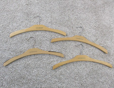 Vintage Country Road Australia Wood Wooden Hangers Shirts Sweaters Lot of 4