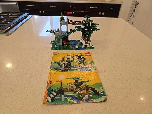 LEGO Castle: Forestmen's Crossing (6071) 99% Complete