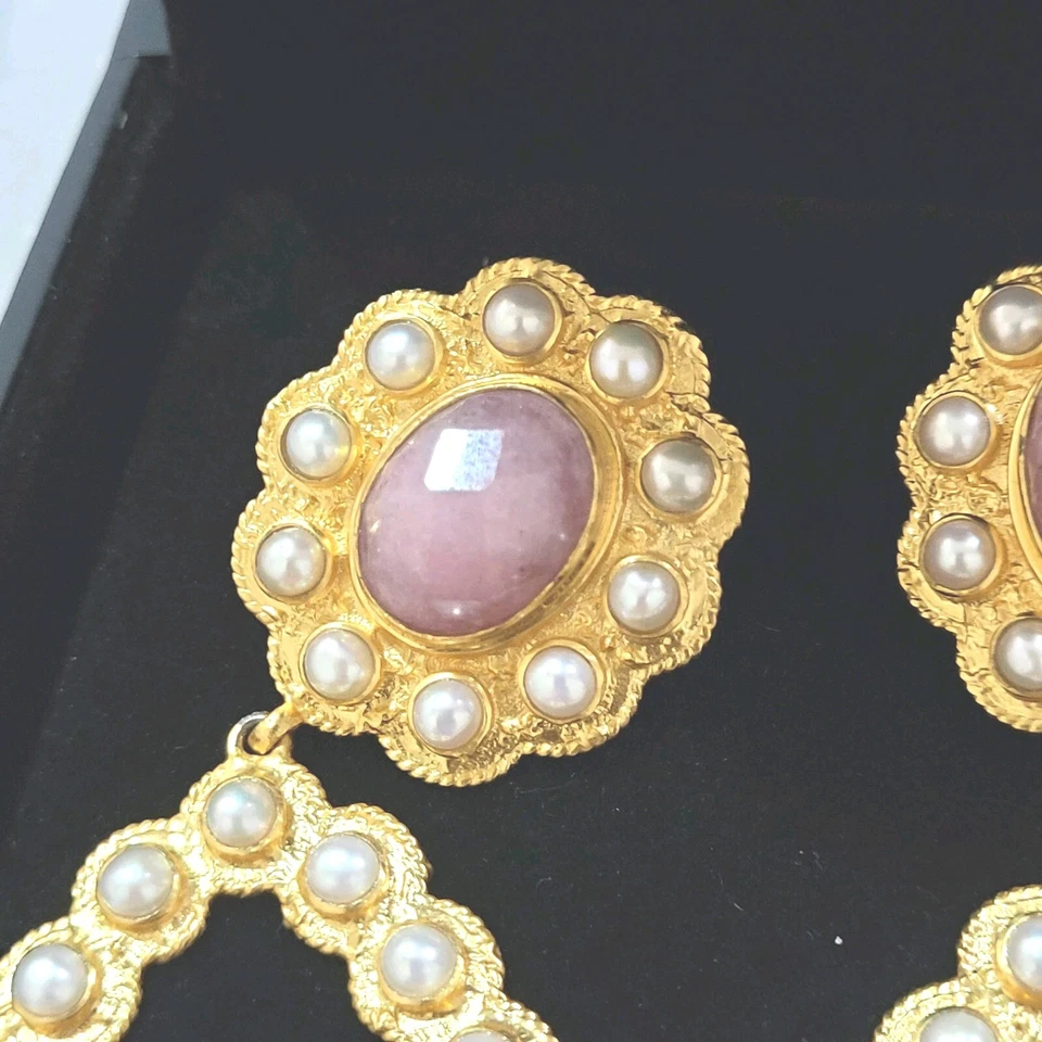 ✨️VALÉRE✨️ BRINCOS DE GOTA ENORME QUARTZO ROSA E PÉROLAS FOLHEADOS A OURO 24k - Imagem 3 de 4