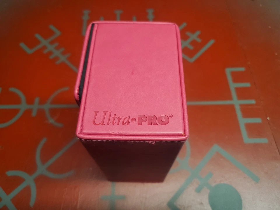 Caja de baraja de cartas Ultra Pro doble abatible rosa calavera arco ~ TCG MTG Foto 2 de 4