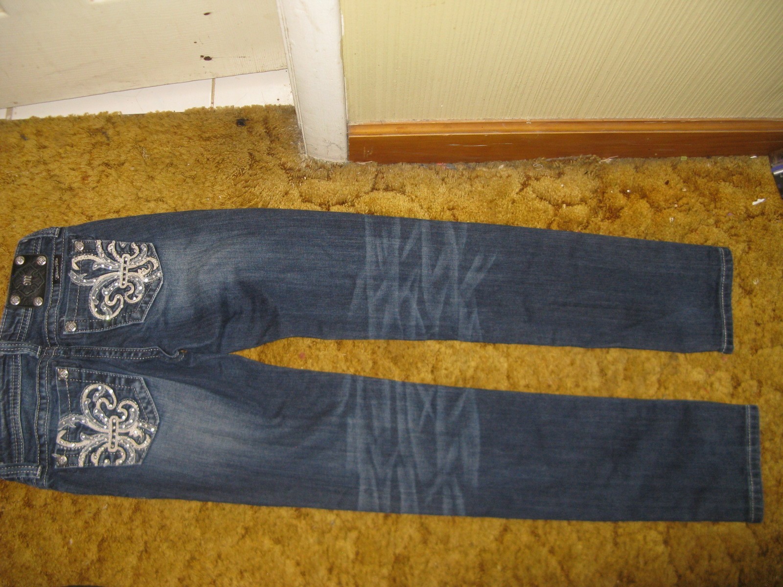 Picture 2 of 8