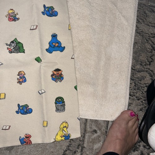 Out Of Print Sesame Street Readers Tote. - Picture 5 of 7