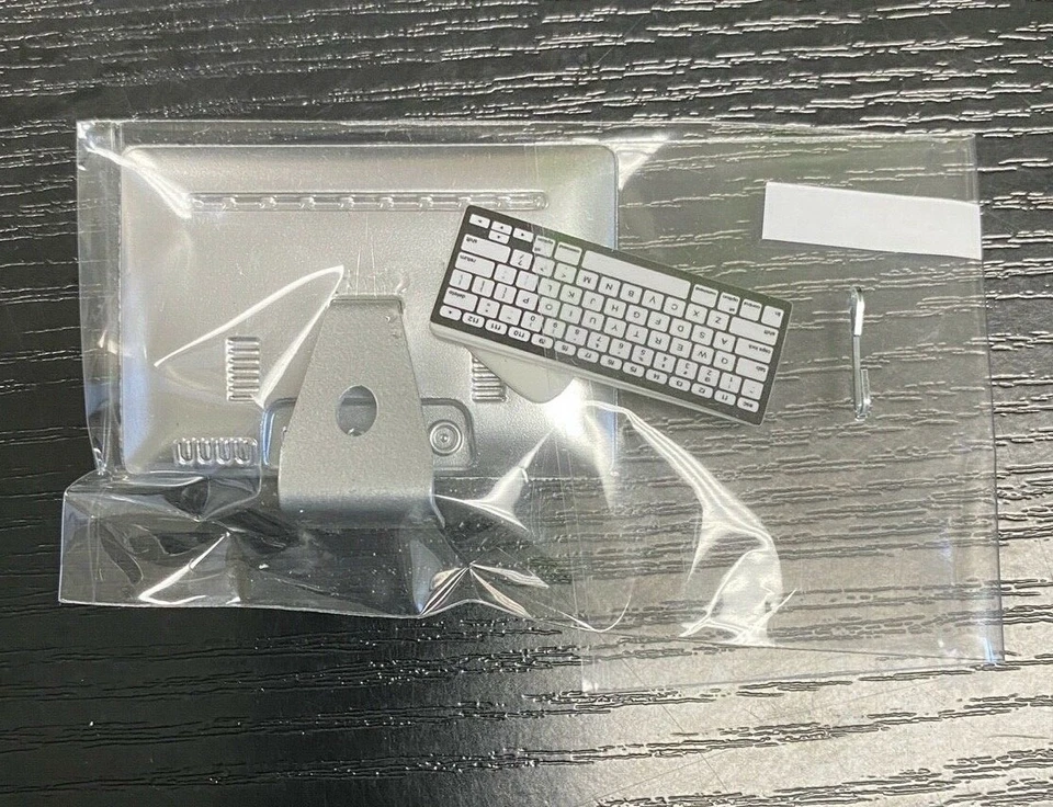BE-MAC: 1/12 scale miniature toy iMac computer with keyboard and mouse  - Image 4 of 4