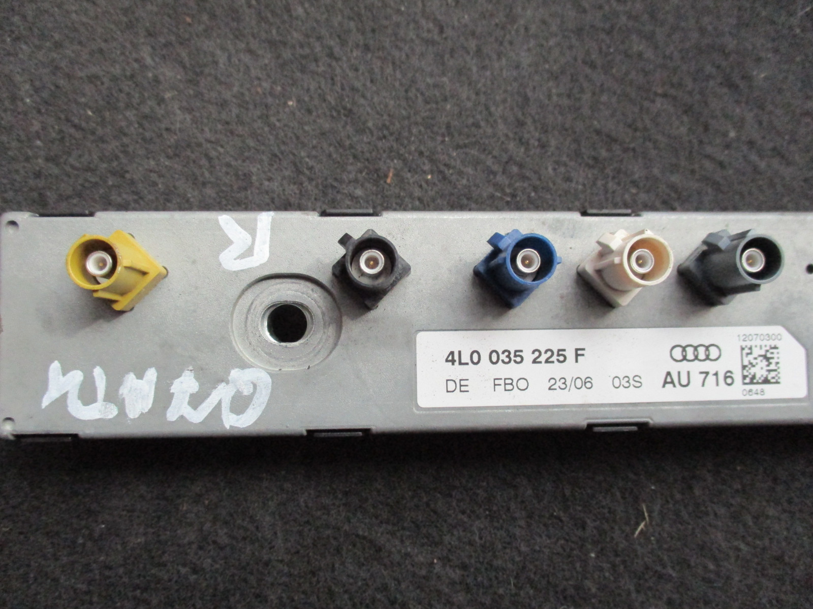 Antenne GPS Pour Audi Q7 4L (2015 Essence) - Référence 4L0035503N - Pièce D'occasion, Fonctionnelle - Marque Audi D'origine
