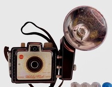 Vtg Kodak Camera Holiday Flash Brownie 127 Roll Film WORKS W/ Flash