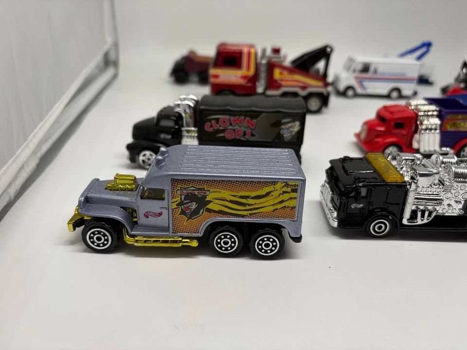 Hot Wheels Mixed Lot of 14 – Rigs, Tanker, Tow Truck, USPS, Police Car, etc - Image 2 of 4