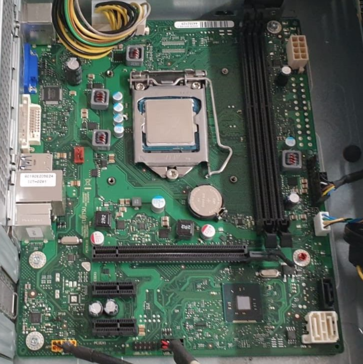 Fujitsu E420 E85+ D3230-A11 GS Motherboard Intel g3220 CPU