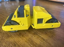 1986 Mattel Hot Wheels Yellow Cat Road Roller