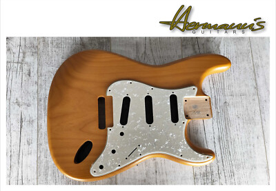 Strat, Stratocaster 11 Loch Pickguard, Vintage White Pearl, SSS Fräsung, US Size