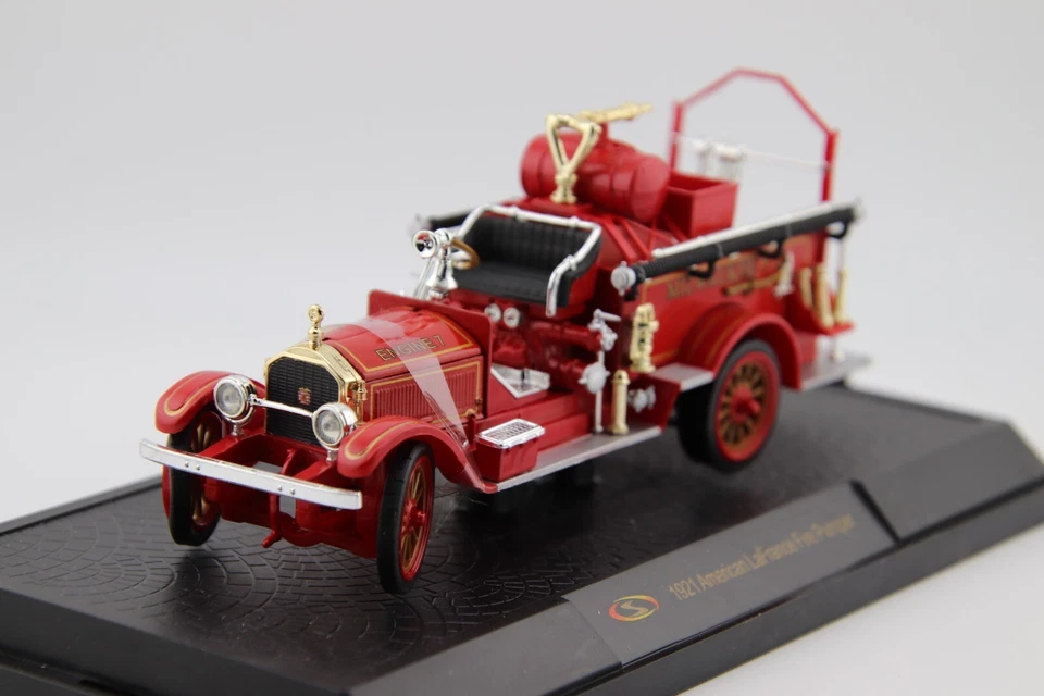 1921 American LaFrance Fire Pumper 1:32 Scale by Signature Models - Image 3 of 4
