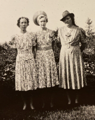 1930s Ladies Women Fashion Dresses Hats Sash Buckles Belts Original Photo  P11r11 | eBay
