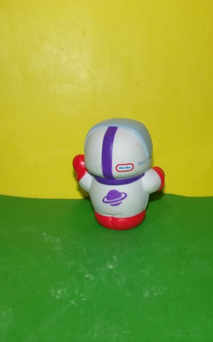 Little Tikes Toddler Tots Space Explorer Astronaut Perry Replacement 2" Figure - Picture 2 of 2