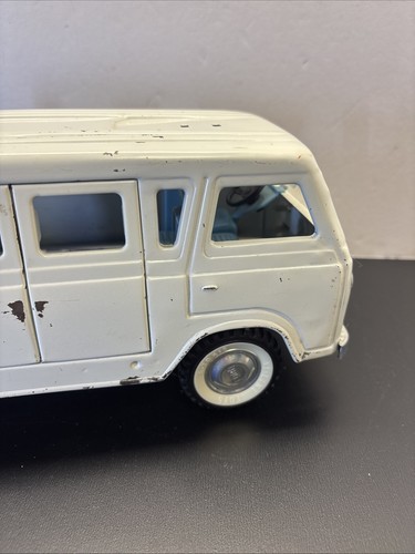 Vintage Pressed Steel Nylint Ford Econoline Ambulance Van - Picture 4 of 14