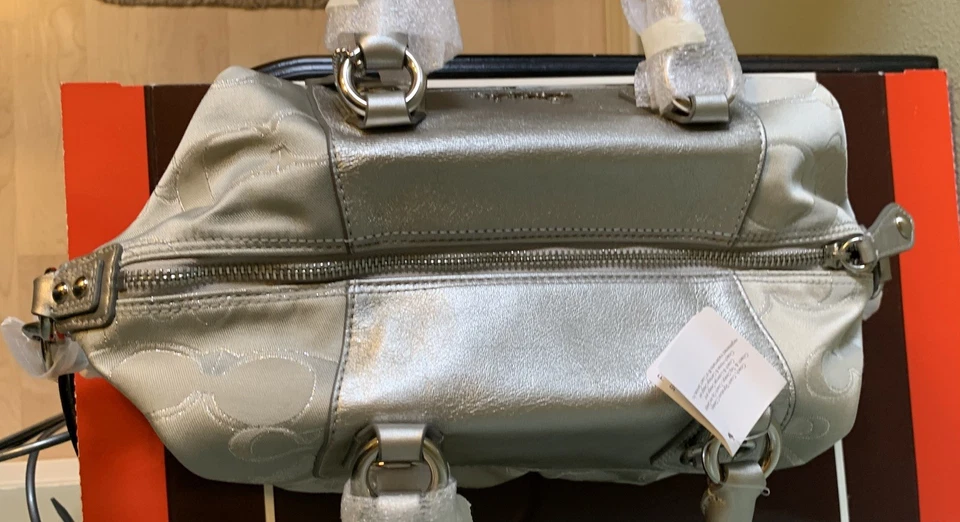 Raro Bolso Cartera Coach Ashley Signature Jardín Plisado Mariposa 18424 Nuevo con Etiquetas Foto 3 de 4