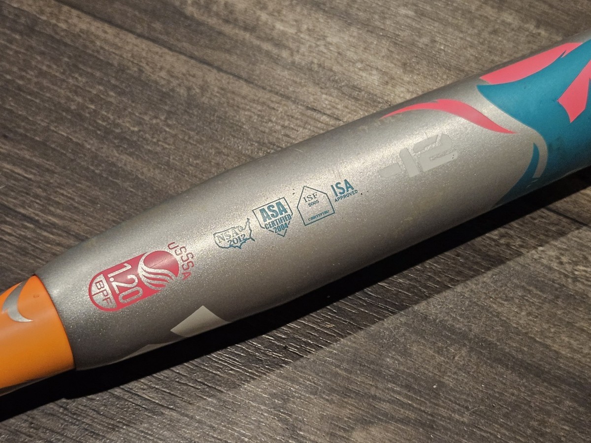 DeMarini Vendetta Fastpitch Softball Bat VCF-17 C6 Composite 30 19 oz
