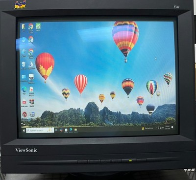 16  ViewSonic E70 Model: VCDTS23125-10M CRT Display Monitor Vintage Tested