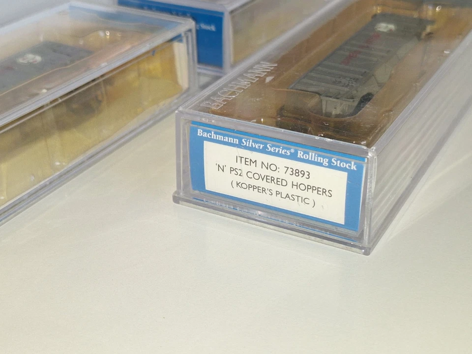 Bachmann N Scale 73893 Koppers Plastic 3 Bay Hoppers x 3. As New, Used Cond. Box - Image 2 of 4