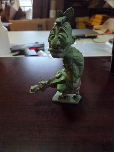 Vintage Marx Nutty Mads 'Chief' plastic figure, Nice shape!