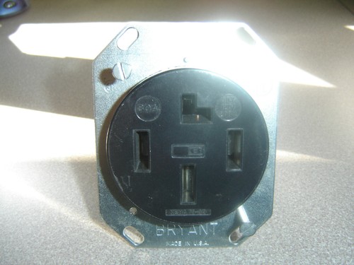 Bryant 8330-FR Black 4 pole 4 wire 30A 120/208v 3PH Y nema 18-30f Receptacle NOS