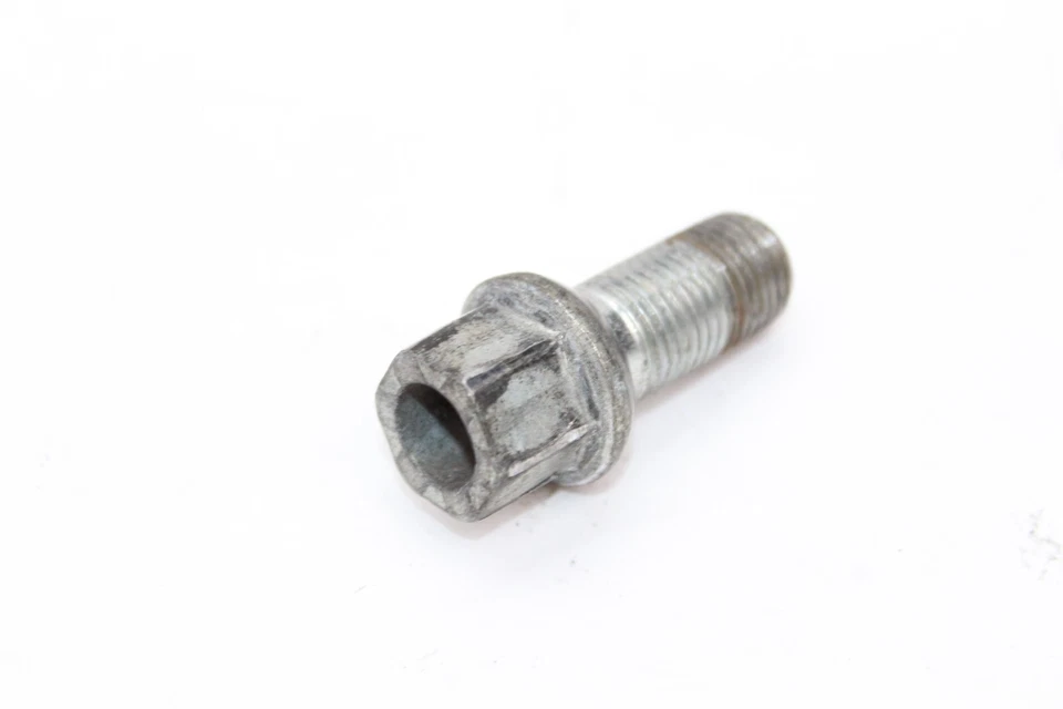 JUEGO DE PERNOS DE RUEDA VOLKSWAGEN GOLF GTI JETTA BEETLE MK6 2010-2014 CON PERNOS BLOQUEABLES Foto 4 de 4