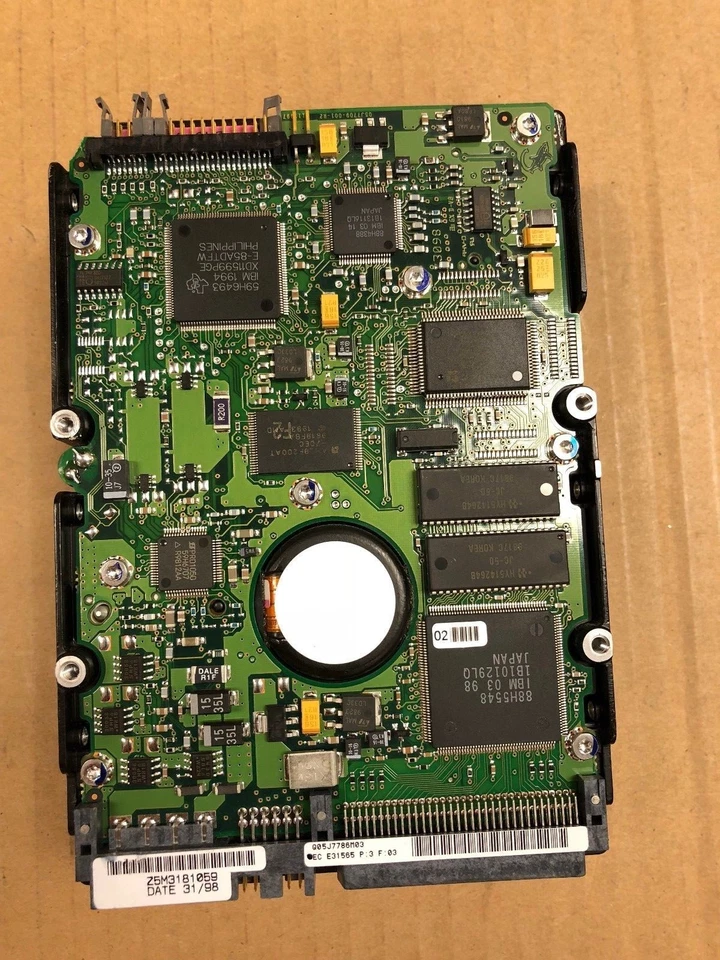 IBM DGVS 9.1GB 10K RPM 1M Ultra2Wide 68 Pin SCSI 1.6" High Internal HDD - Image 2 of 4