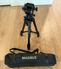 Magnus VT-100 Tripod System with 2-Way Pan Head