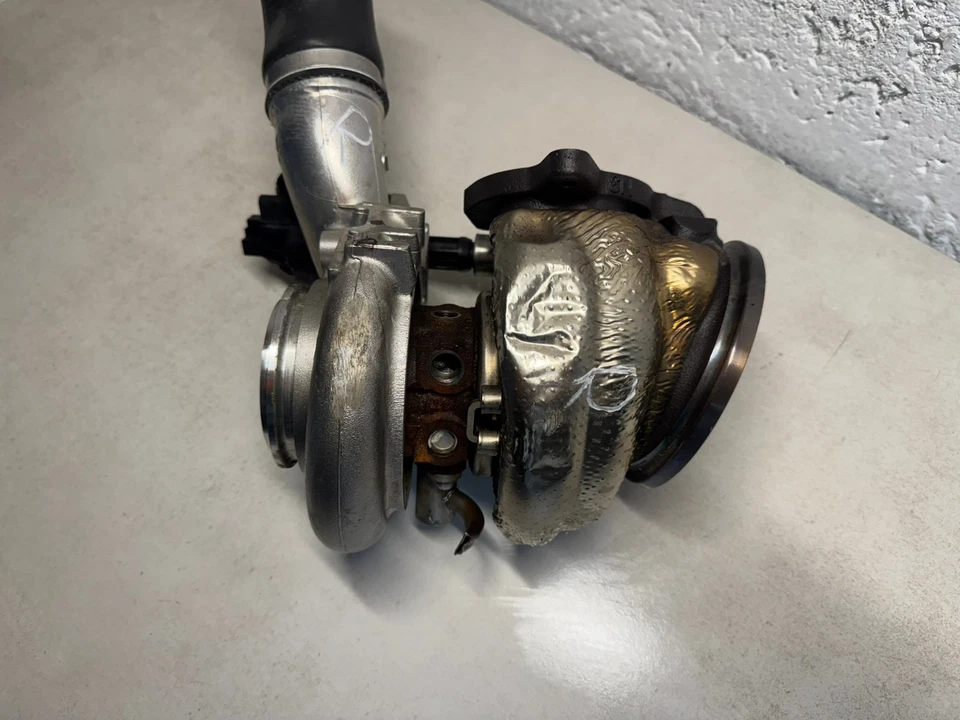 Turbolader Rechts Aston Martin DB11 5.2L V12 OEM HY53-9G438-BB - Bild 2 von 3