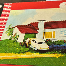 Playcraft B 377 Building Model Kit House with Garage, Unassembled, Multicolour
