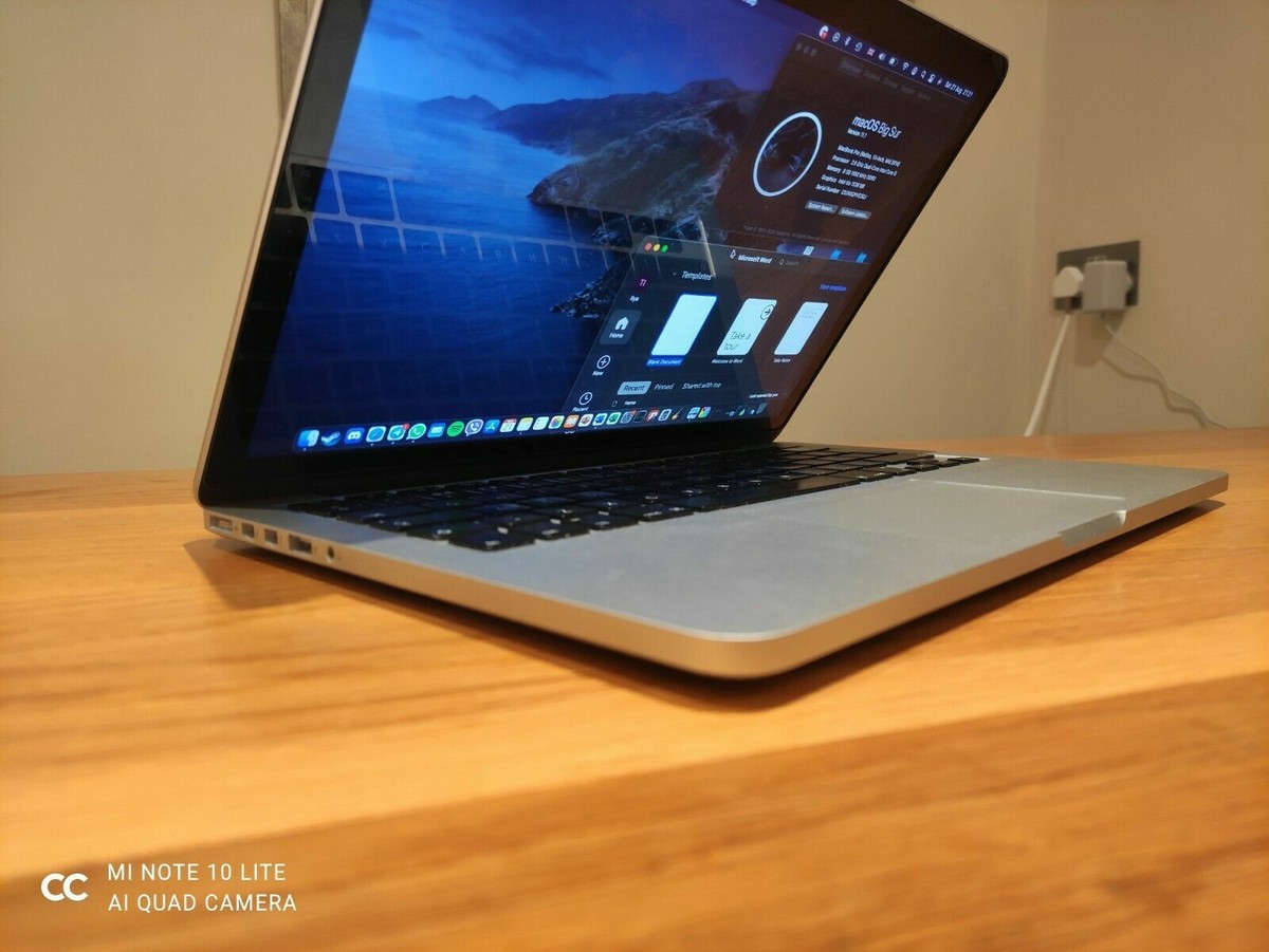 Apple MacBook Pro 13in Retina 2.4GHz 250gb ssd with LOGIC