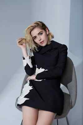 BEAUTIFUL KIERNAN SHIPKA TOTALLY KILLER MAD MEN 8X10 Photo