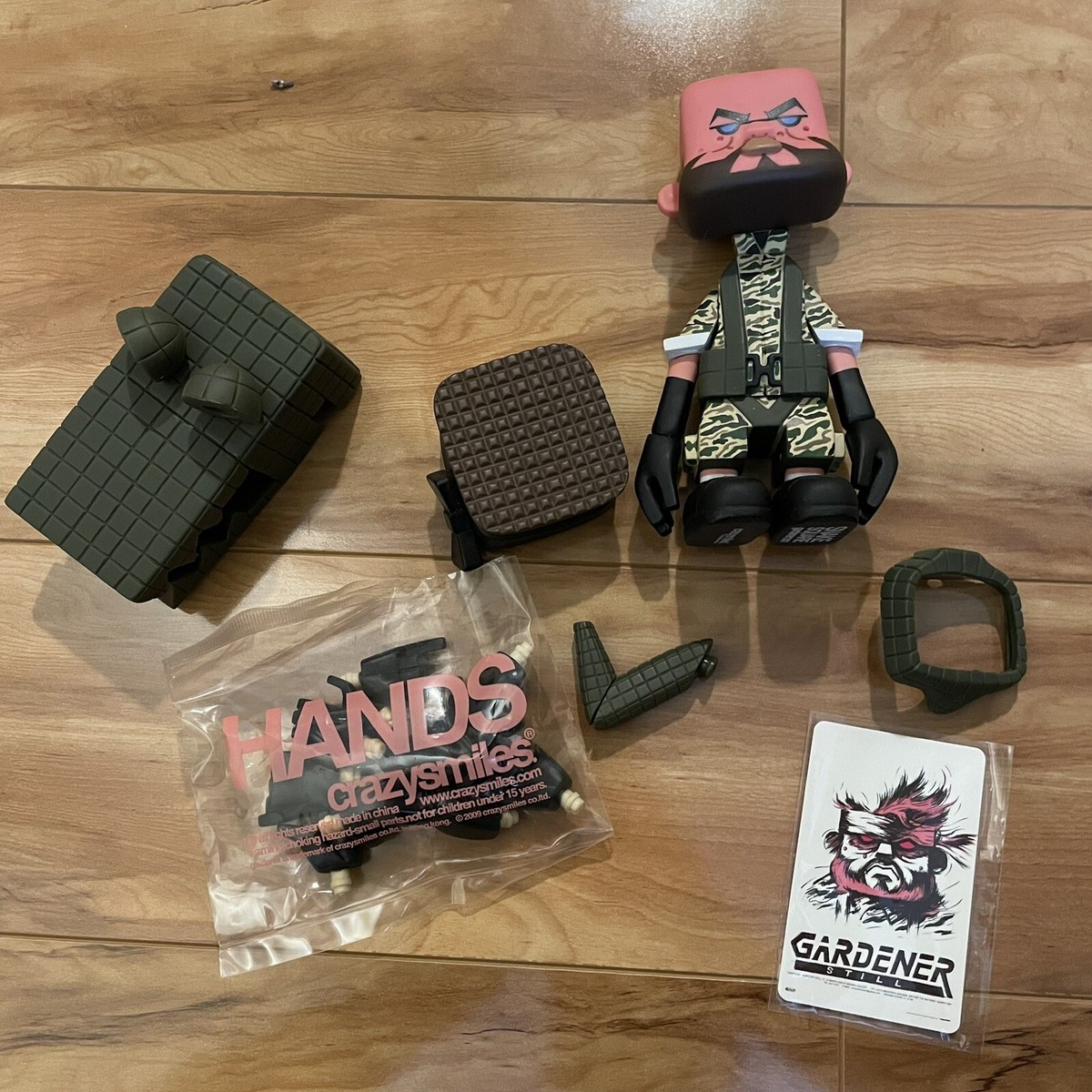 ❤️輸送箱★ライオンハート×マイケルラウ★crazysmiles★フィギュア３種 Snake Square Gardener 007 Michael Lau Crazysmiles Metal Gear