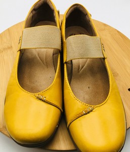 clarks womens flat shoes