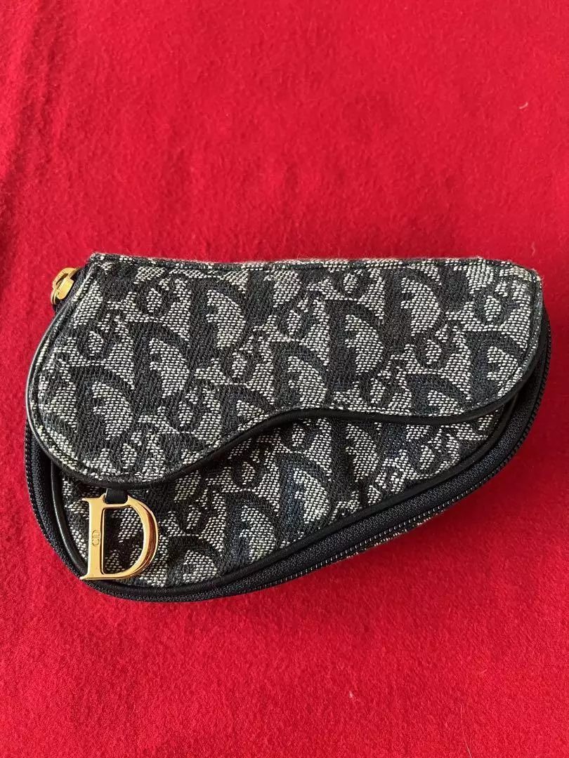 Sacoche de selle Christian Dior sac trotteur occasion usure mineure authentique