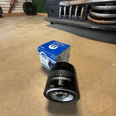 (1) Genuine OEM Mopar MO-899 Engine Oil Filter 4884899AC Dodge Ram 1500 2500