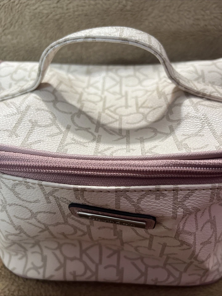 Bolsa de viagem cosmética Calvin Klein com zíper, rosa e bege - Imagem 3 de 4