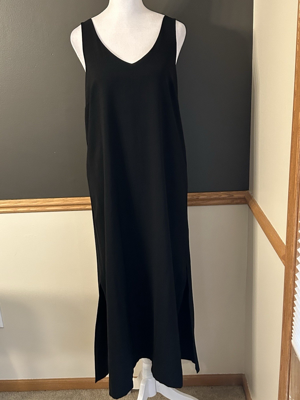 Lululemon V-Neck Midi Dress Black Size 6