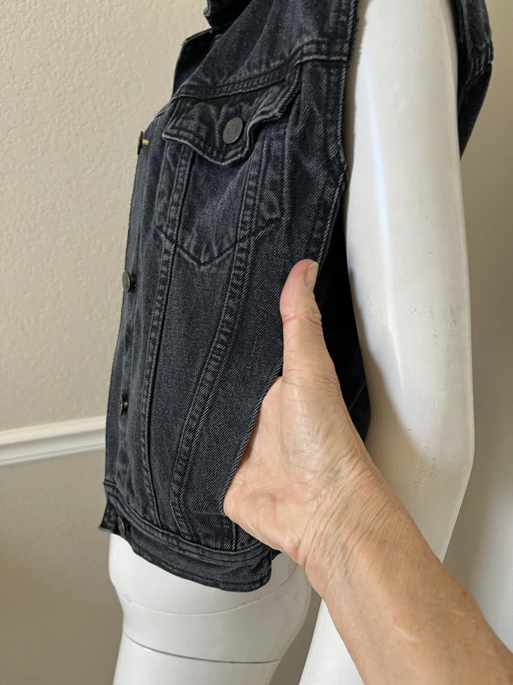 Chaleco camionero vaquero vaquero negro BRANDY MELVILLE talla única Foto 4 de 4