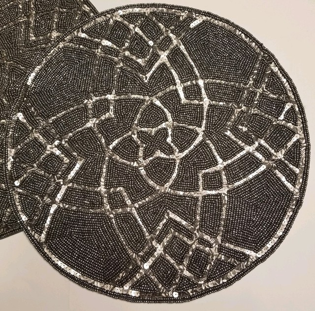 Tahari Beaded Placemats Set 2 Chargers Silver Star Sequins Lux