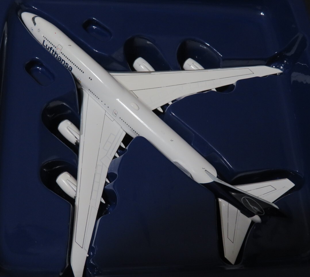 Gemini Jets Lufthansa B747-8. D-ABYC. 1:400 Scale. Rare Gemini Jets Lufthansa B747-8. D-ABYC. 1:400 Scale. Rare