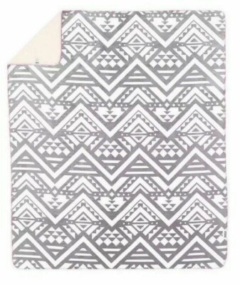 Victorias Secret Pink Gray Aztec Sherpa XL LIM ED Plush Throw