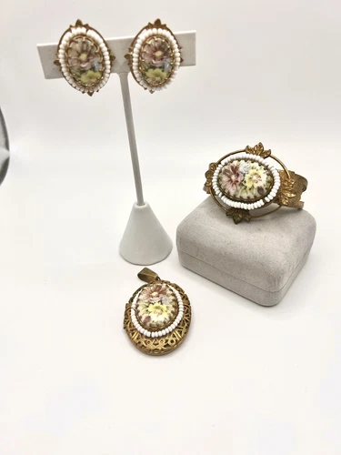Fabulous Vtg Miriam Haskell Floral Porcelain Locket , Earrings & Bracelet 1970’s