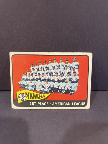 Yankees Team #513 1965 Topps card