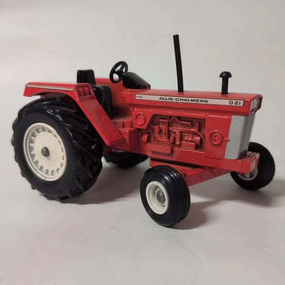 Ertl Vintage Vehicles Allis-Chalmers D-21 Tractor Scale 1:64 F-13 Collectable - Image 2 of 4