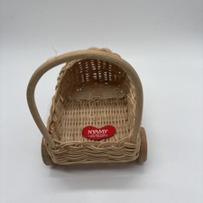 Nyamy Möbelstück Rarität Kinderwagen Ratan ca.18cm