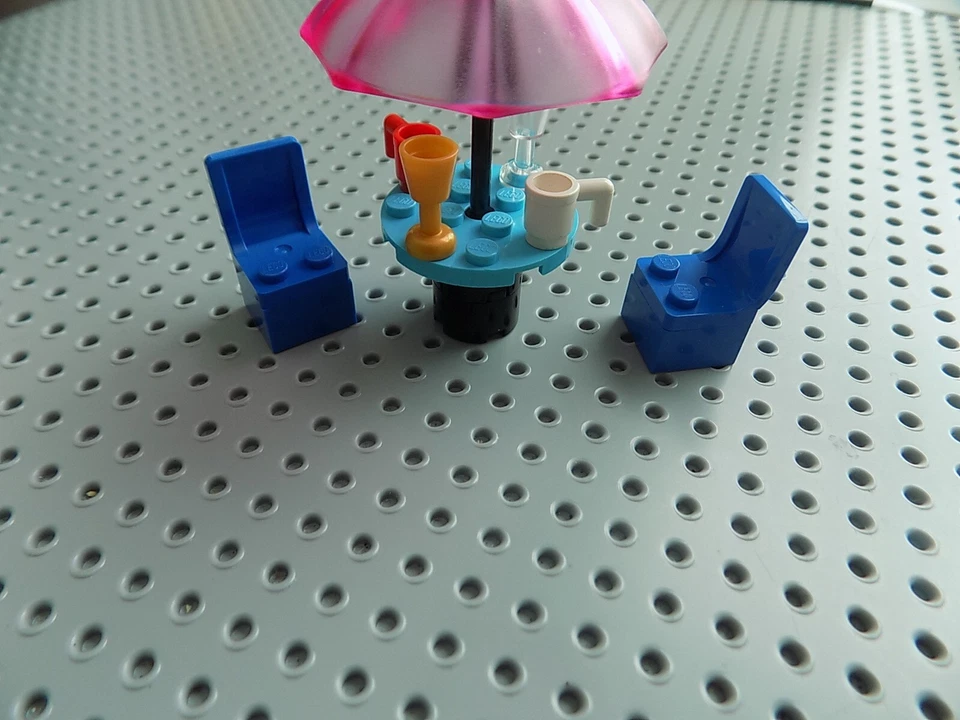 Lego Minifigura Mueble SOMBRILLA Patio Mesa Set con Sillas Tazas Copas Foto 2 de 4