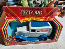 1:25 ERTL 1932 FORD "TRUE VALUE" DIECAST PANEL DELIVERY TRUCK -BANK